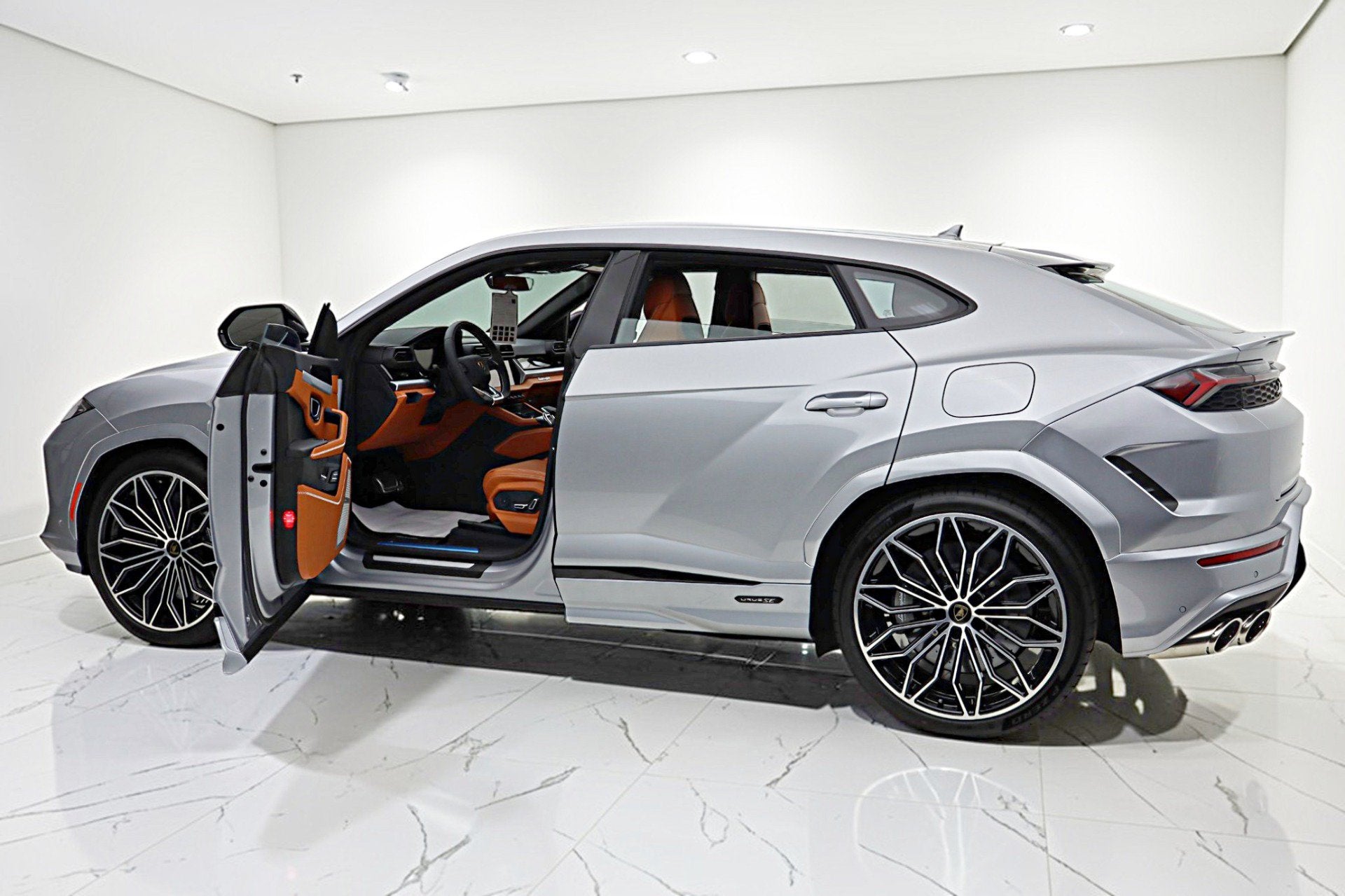 2026 Lamborghini Urus SE/LEASE OPTIONS AVAILABLE