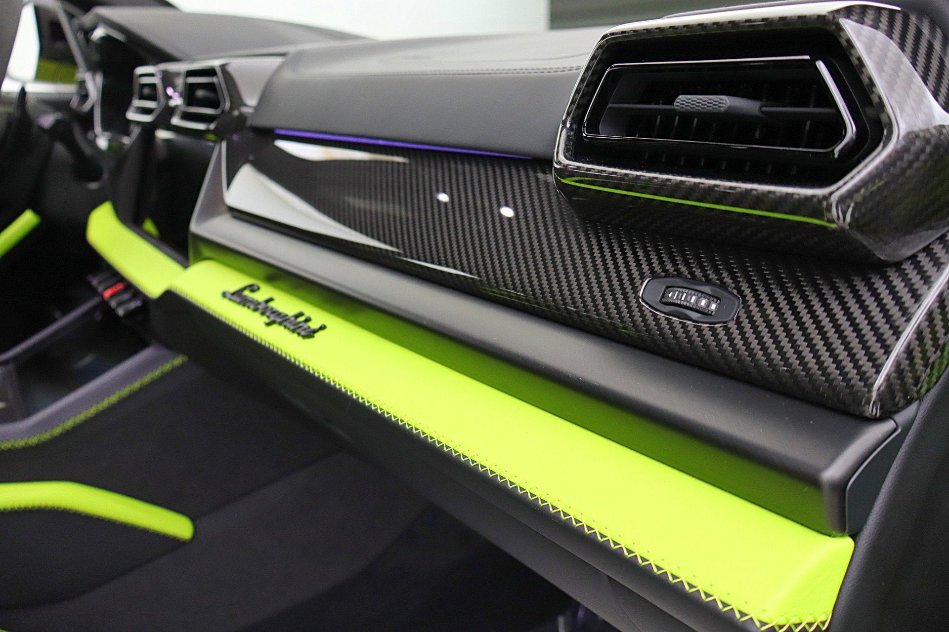 2025 Lamborghini Urus SE Org MSRP $349,965