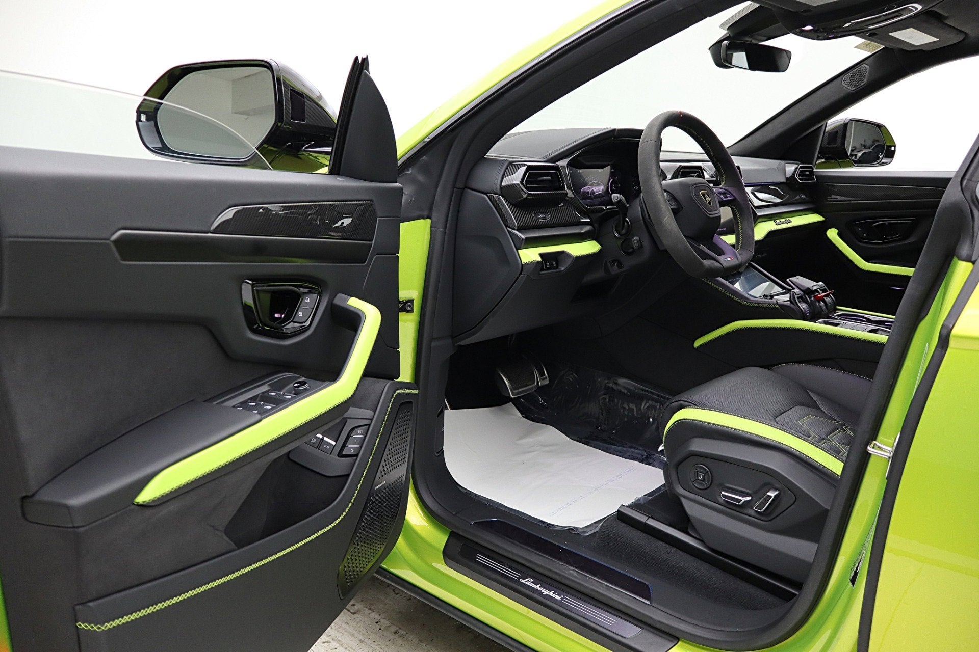 2025 Lamborghini Urus SE Org MSRP $349,965