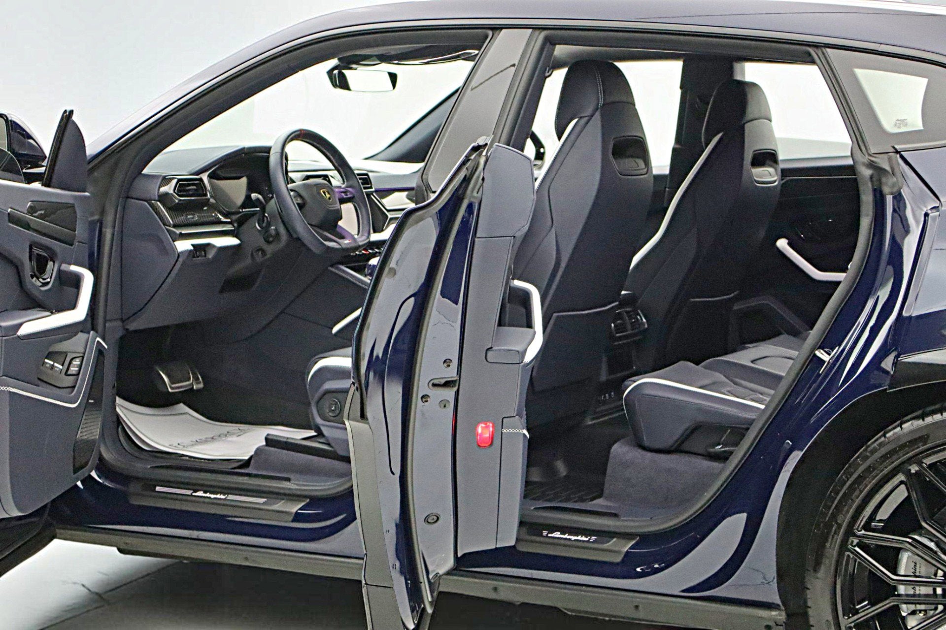 2025 Lamborghini Urus SE/LEASE OPTIONS AVAILABLE
