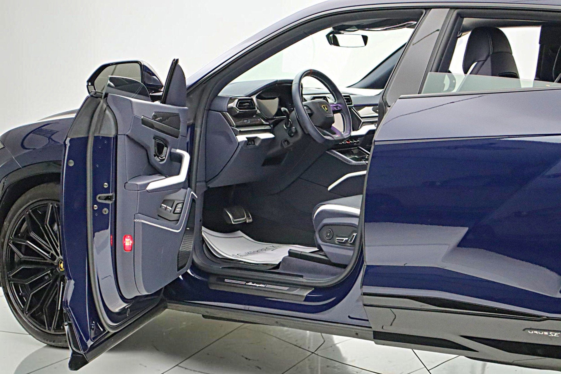 2025 Lamborghini Urus SE/LEASE OPTIONS AVAILABLE