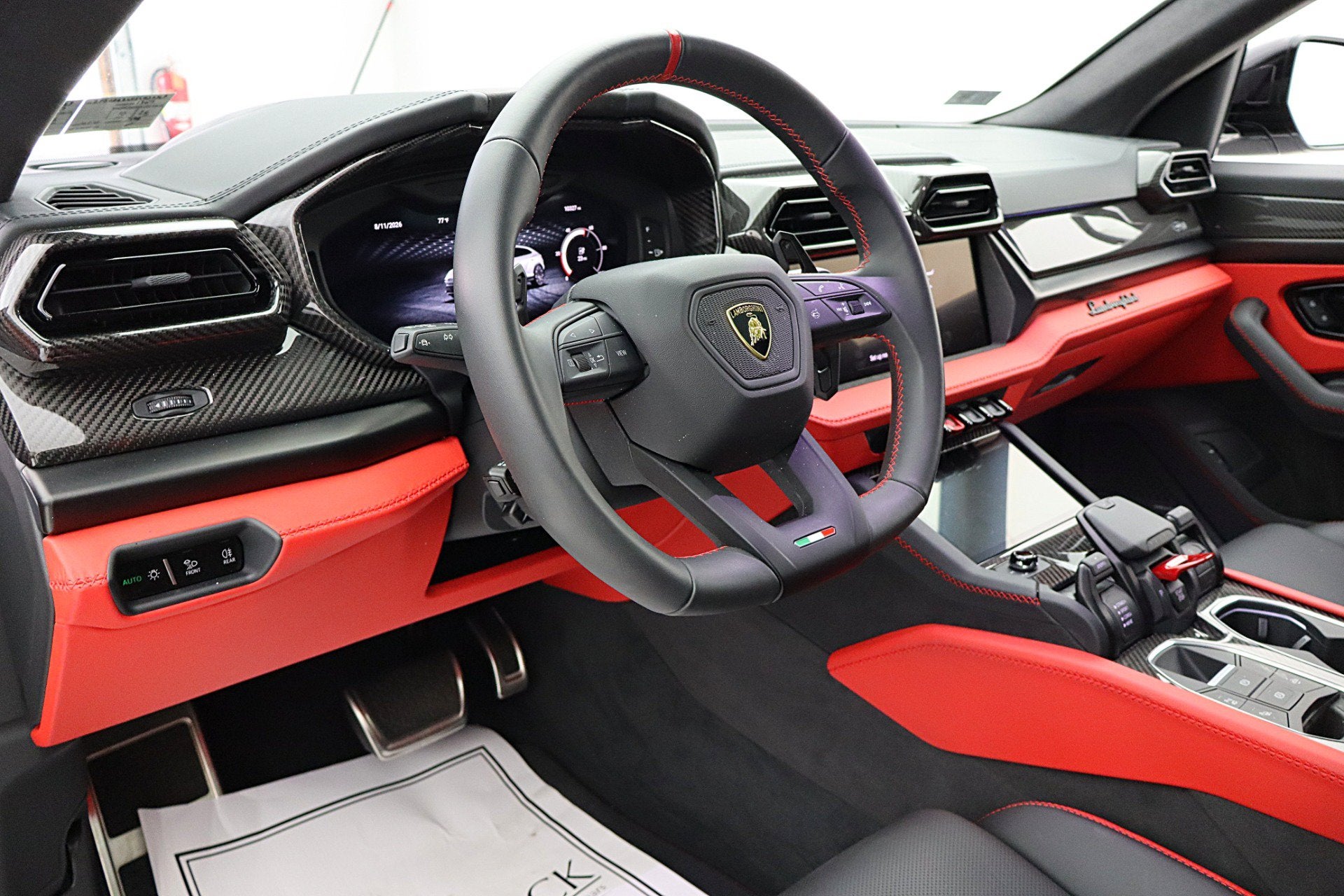2025 Lamborghini Urus SE/LEASE OPTIONS AVAILABLE