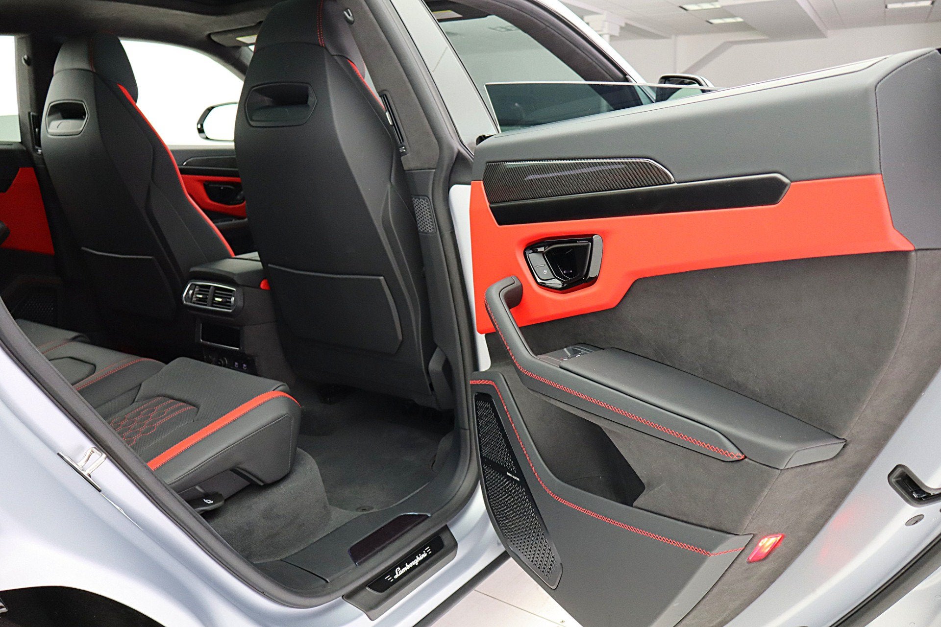 2025 Lamborghini Urus SE/LEASE OPTIONS AVAILABLE