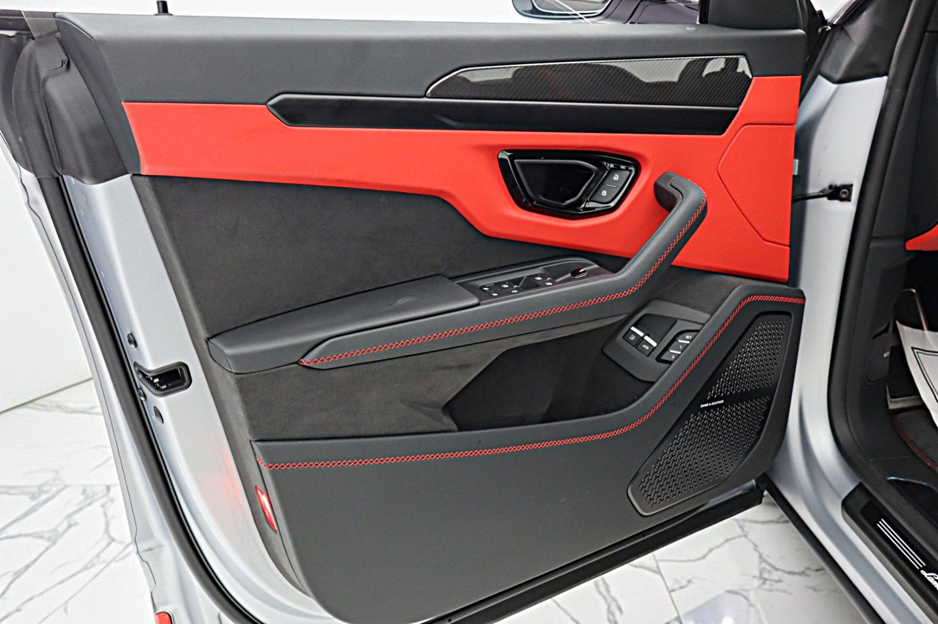 2025 Lamborghini Urus SE/LEASE OPTIONS AVAILABLE